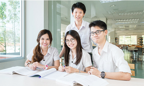 มหาวิทยาลัย